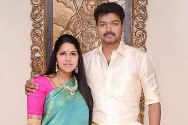 சங்கர் மகள் திருமணத்தில் சங்கீதா விஜய் – வைரலாகும் புகைப்படங்கள்!